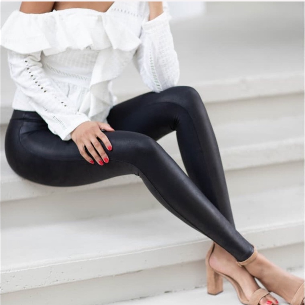 ❤️SOLD❤️✨NWT✨SPANX // Faux Leather Leggings; Black
